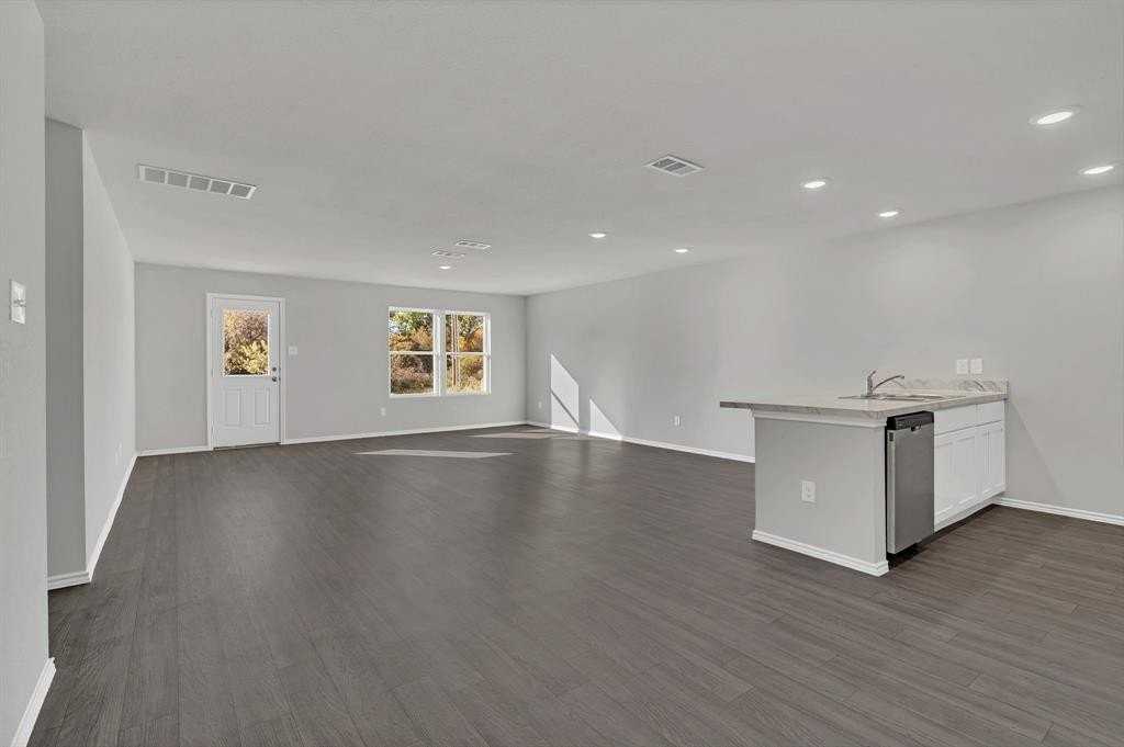 135 Sienna Dr - Photo 7 of 33