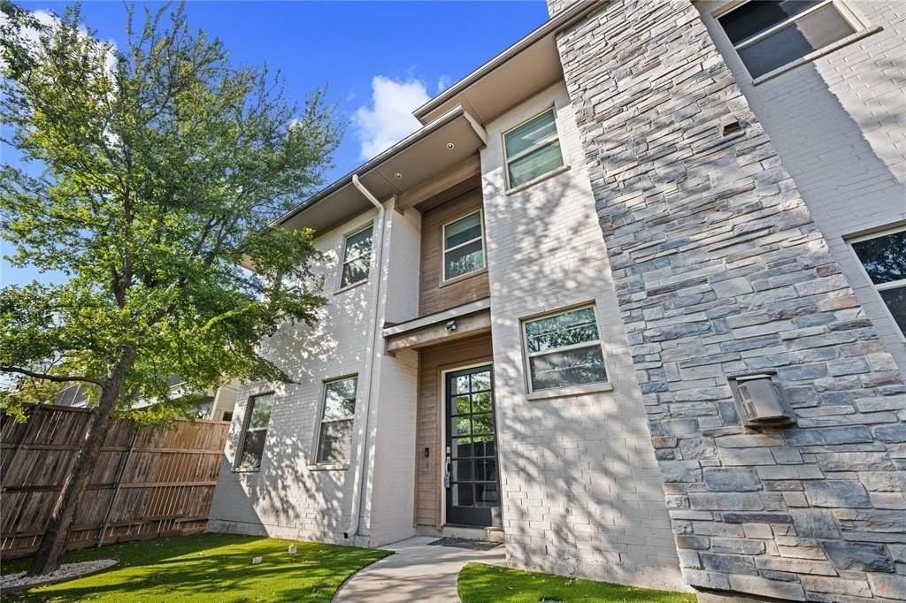 3823 Greenville Ave - Photo 4 of 40