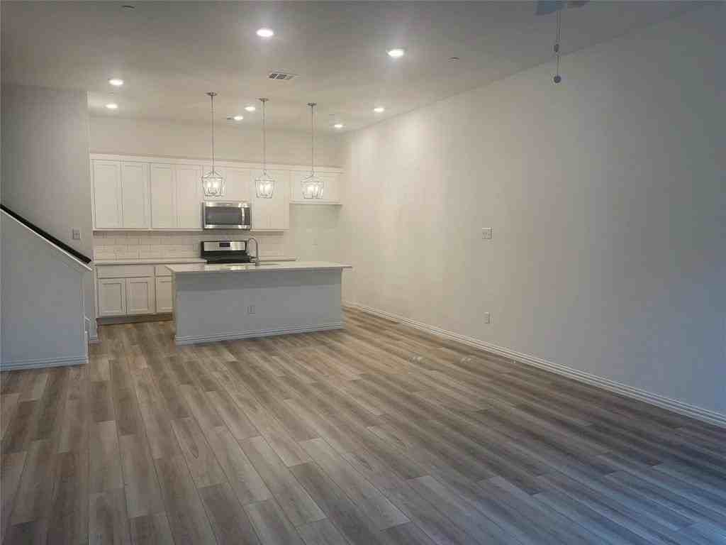 9927 Schramm St - Photo 4 of 20