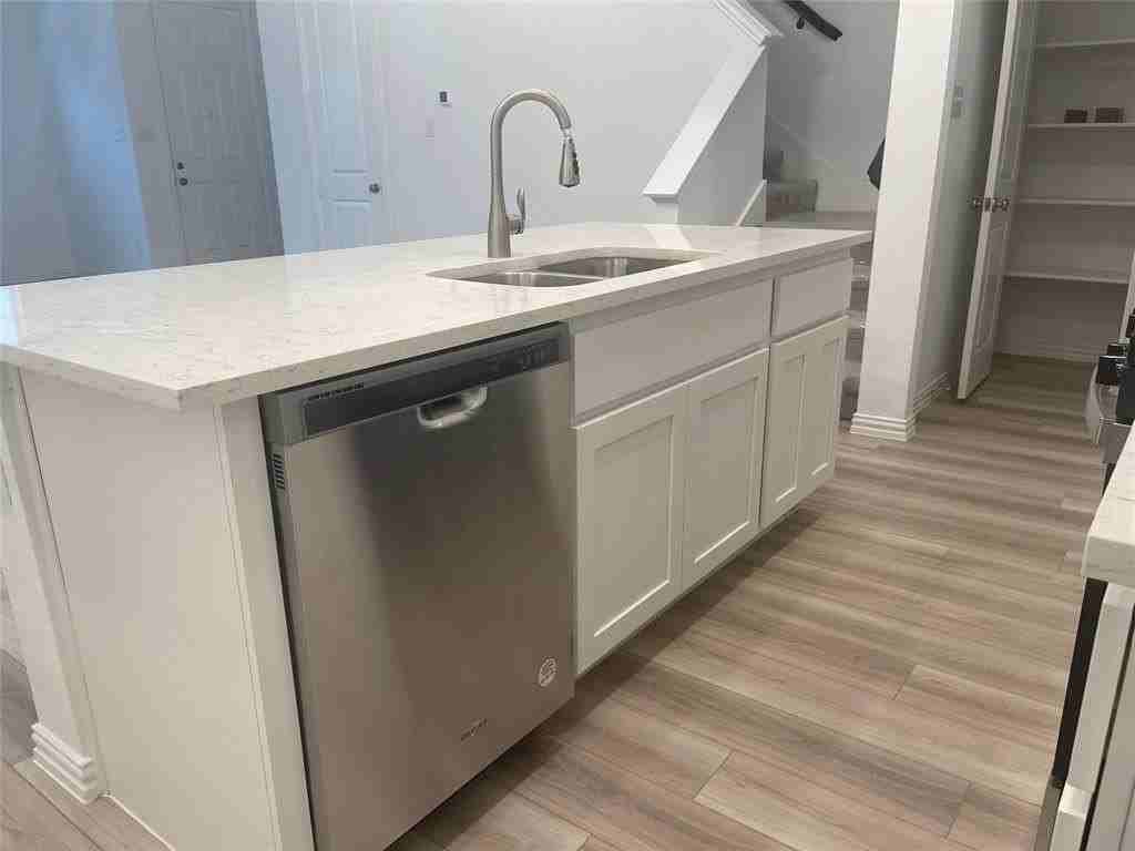 9927 Schramm St - Photo 7 of 20