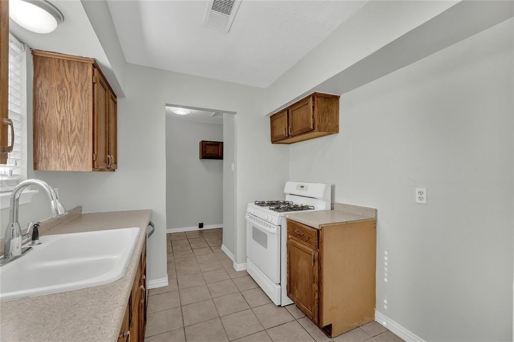 1325 East Park Drive - Photo 6 of 13