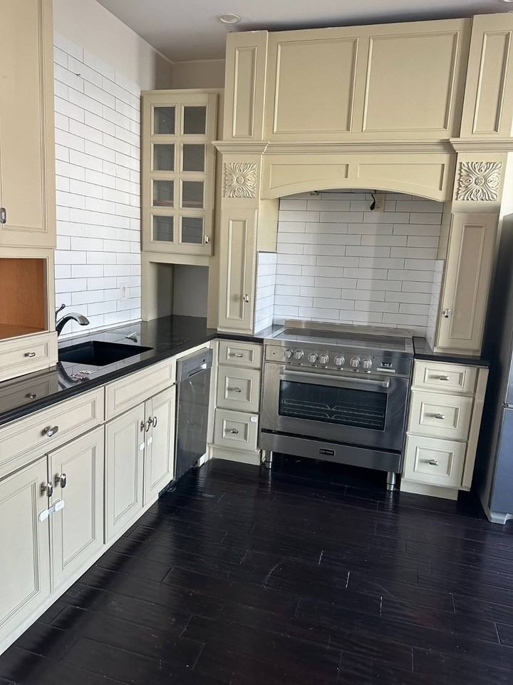 560 Fountain Ave #1 - Photo 3 of 14