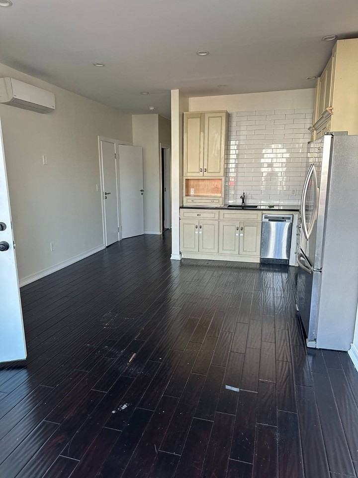 560 Fountain Ave #1 - Photo 4 of 14