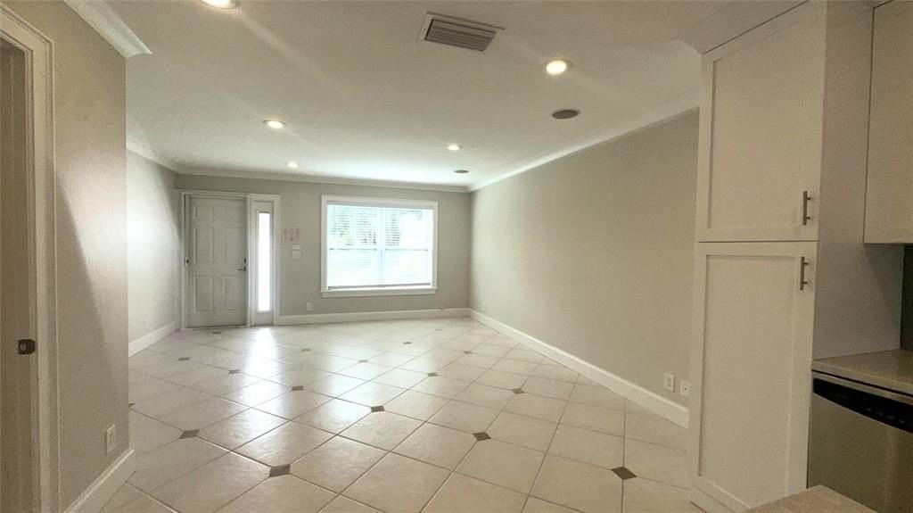 1917 Ne 3rd St #113 - Photo 6 of 23