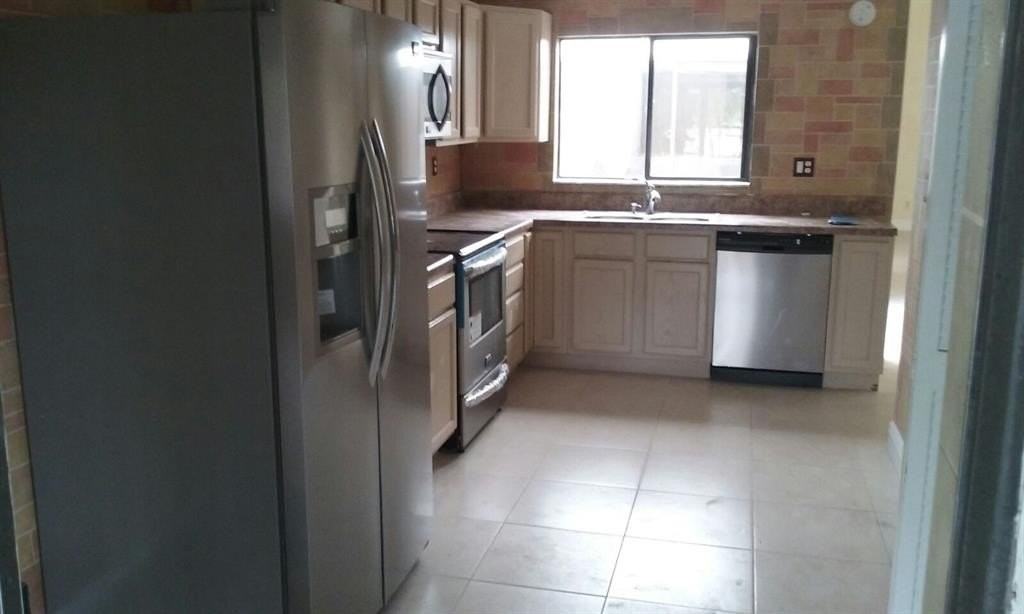 3635 Northwest 82nd Avenue #3635 - Photo 7 of 23