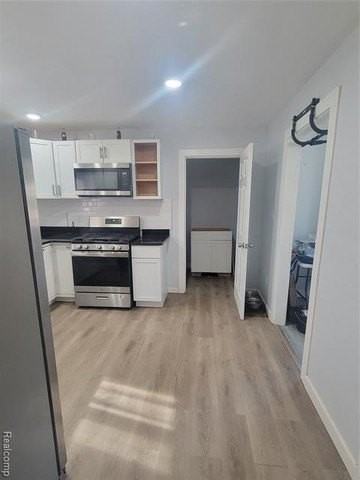 16199 Monica St - Photo 4 of 14