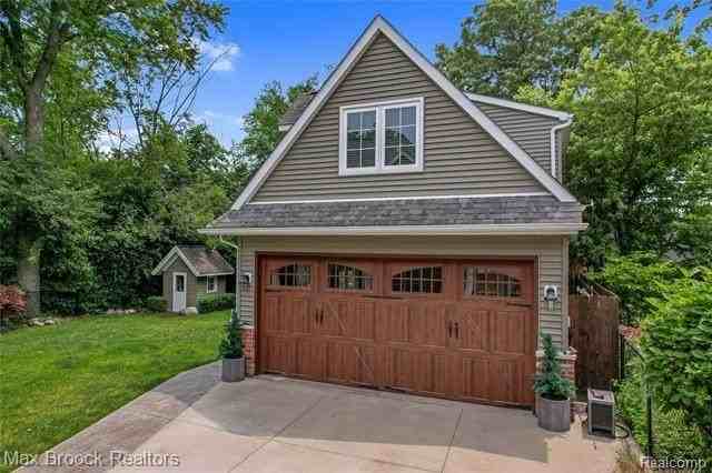 2120 Buckingham Ave - Photo 4 of 50