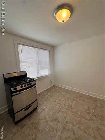 122 W Houstonia Ave - Photo 6 of 30