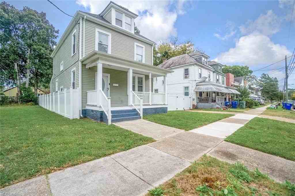 846 W 41st St - Photo 2 of 32