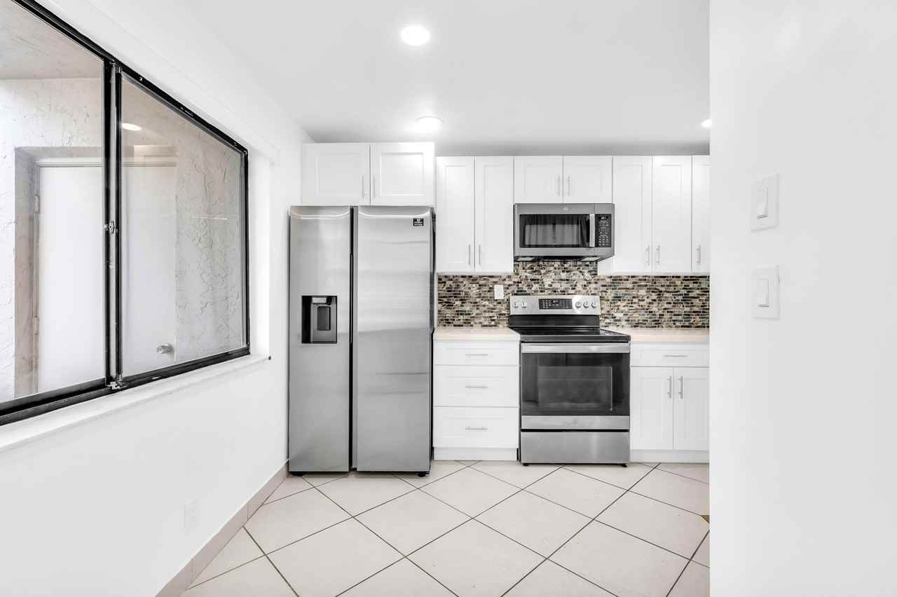 153 West Laurel Drive #1003 - Photo 2 of 15