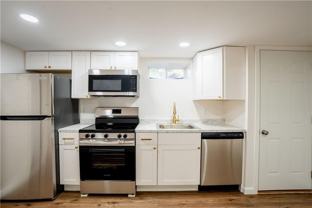 10 S Locust Ave - Photo 1 of 1