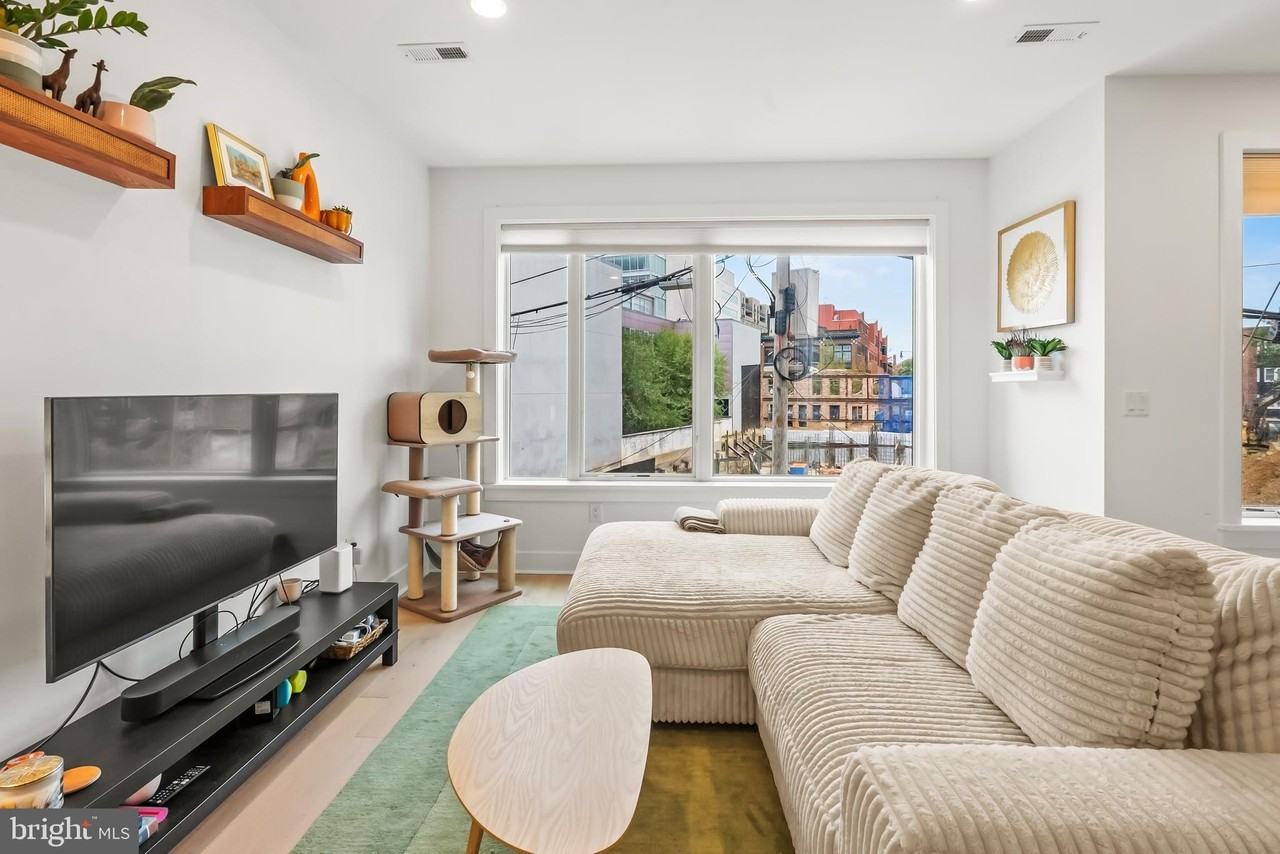 662 Glick Ct Nw Unit 4 #4 - Photo 2 of 31