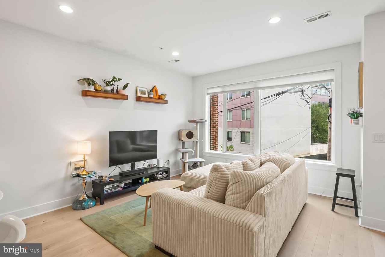 662 Glick Ct Nw Unit 4 #4 - Photo 3 of 31