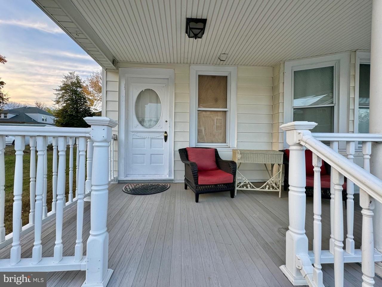 1121 Rosedale Ave - Photo 3 of 37