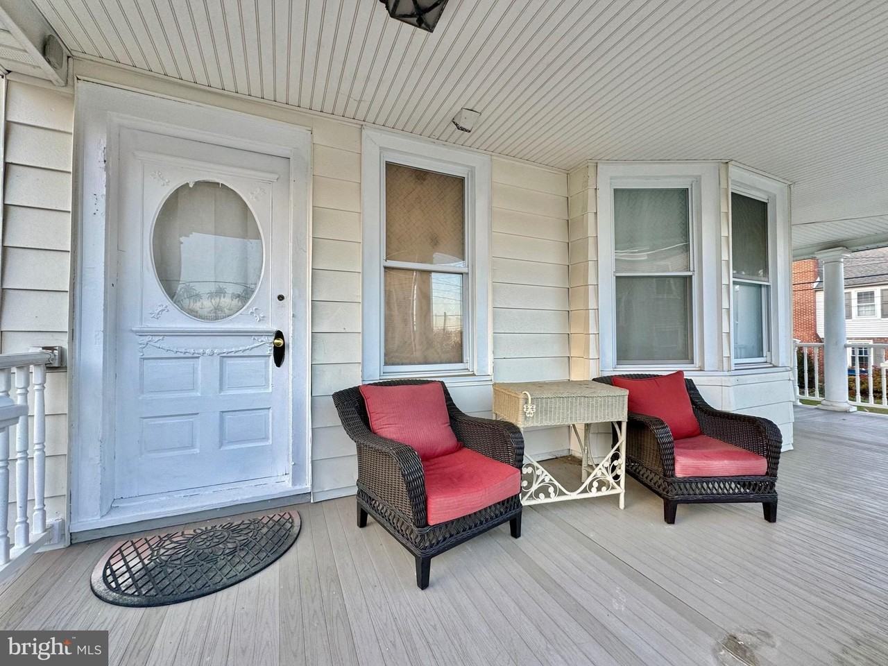 1121 Rosedale Ave - Photo 5 of 37