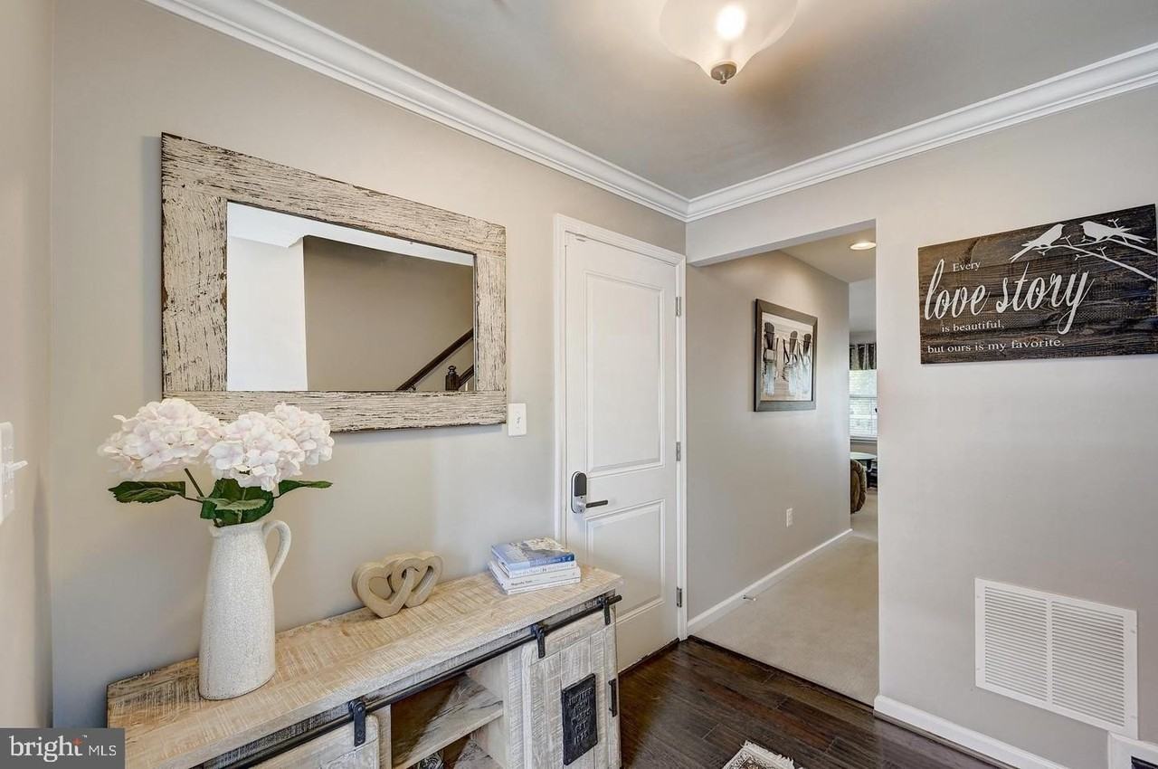 8102 Secluded Cove Ln - Photo 2 of 23