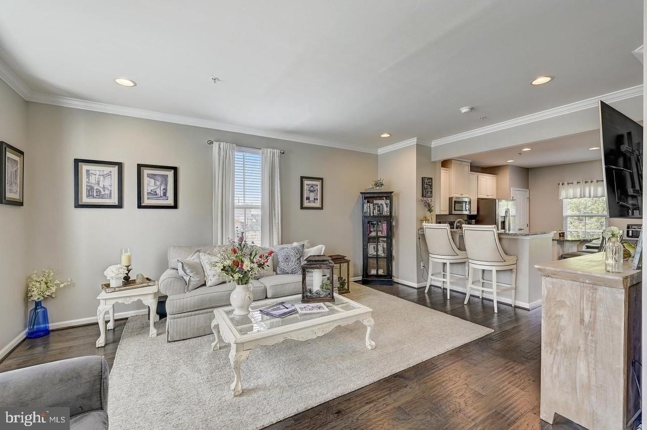 8102 Secluded Cove Ln - Photo 6 of 23