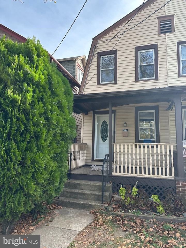 303 Harrison Street - Photo 2 of 13