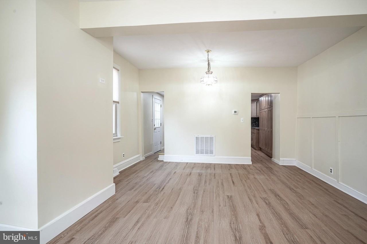 19 E Millbrooke Ave - Photo 4 of 27