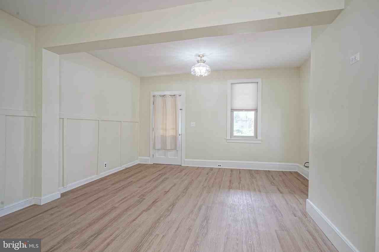 19 E Millbrooke Ave - Photo 6 of 27