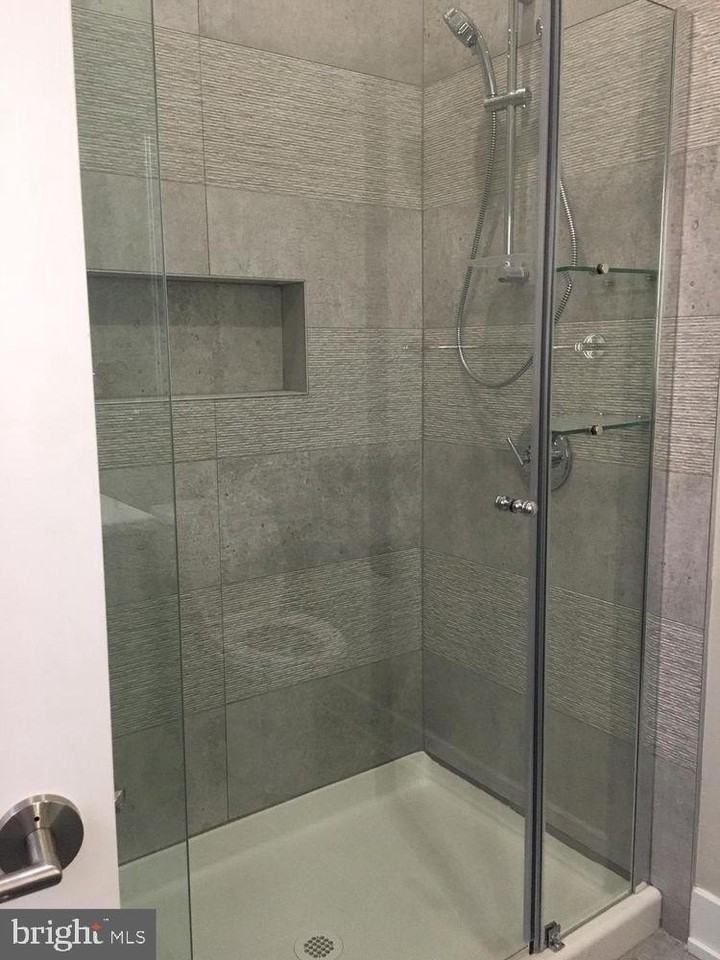 802 Sansom St Unit 502 #502 - Photo 5 of 9