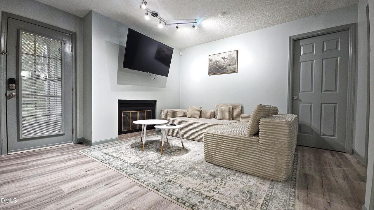 503 Gosgooseneck Dr unit: B2 #B2 - Photo 3 of 34