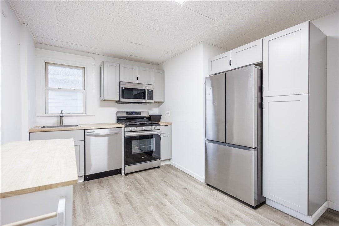 35 Lawton St - Photo 3 of 23