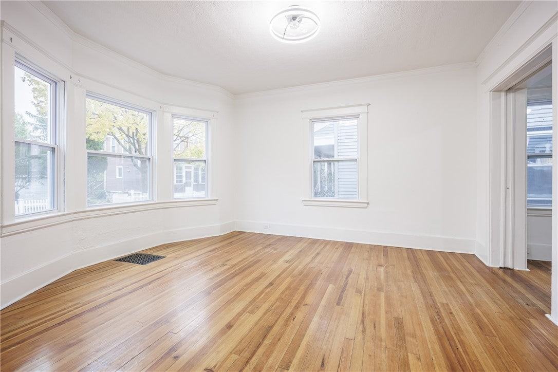 35 Lawton St - Photo 5 of 23