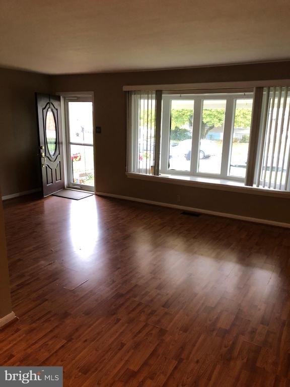 8550 Tolbut Street - Photo 3 of 22