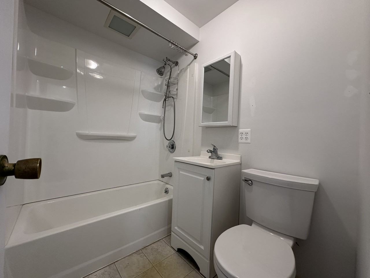 376 S Main St - Photo 7 of 18