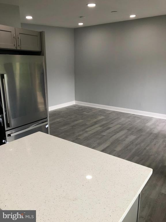 1106 Grant Ave - Photo 4 of 14