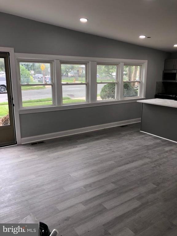 1106 Grant Ave - Photo 5 of 14