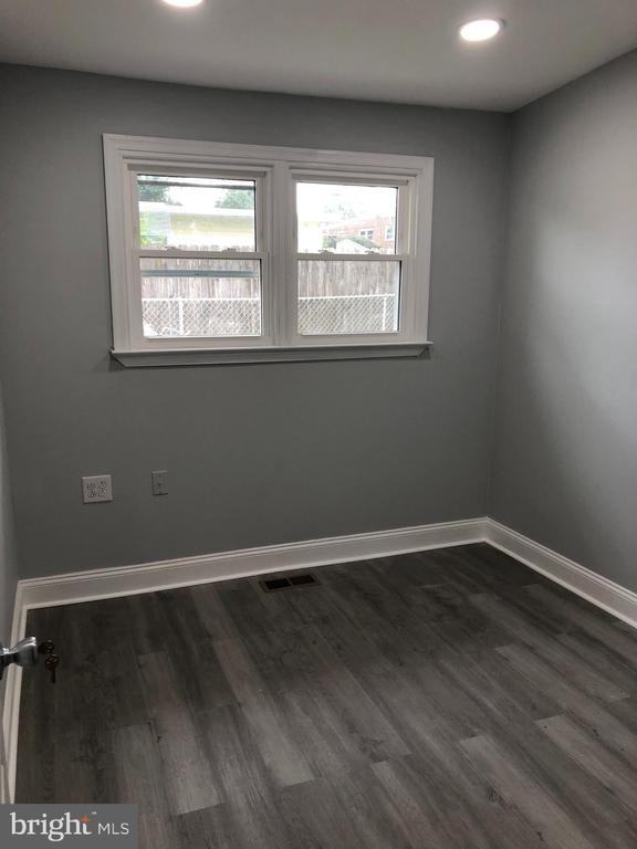 1106 Grant Ave - Photo 7 of 14