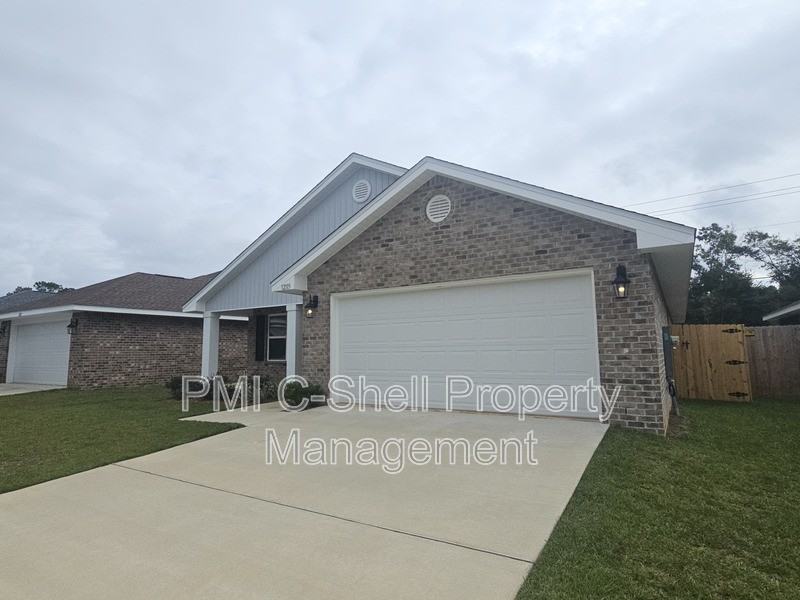 12115 Emerald Heights Ln - Photo 3 of 20