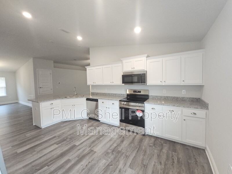 12115 Emerald Heights Ln - Photo 4 of 20