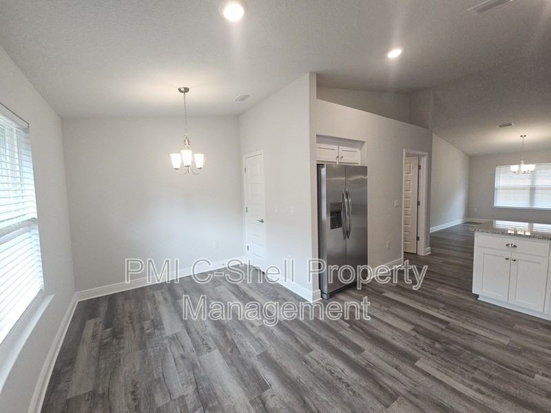 12115 Emerald Heights Ln - Photo 5 of 20