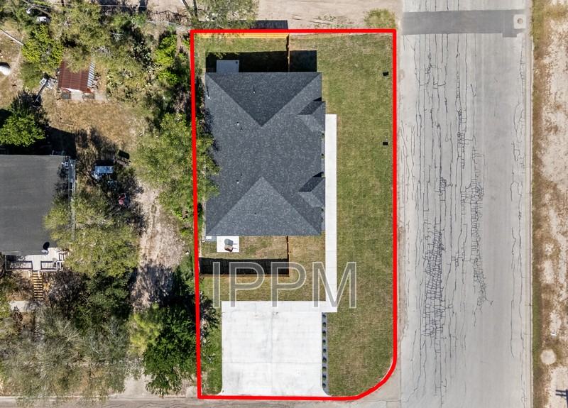 318 W New Hampshire - Photo 2 of 15