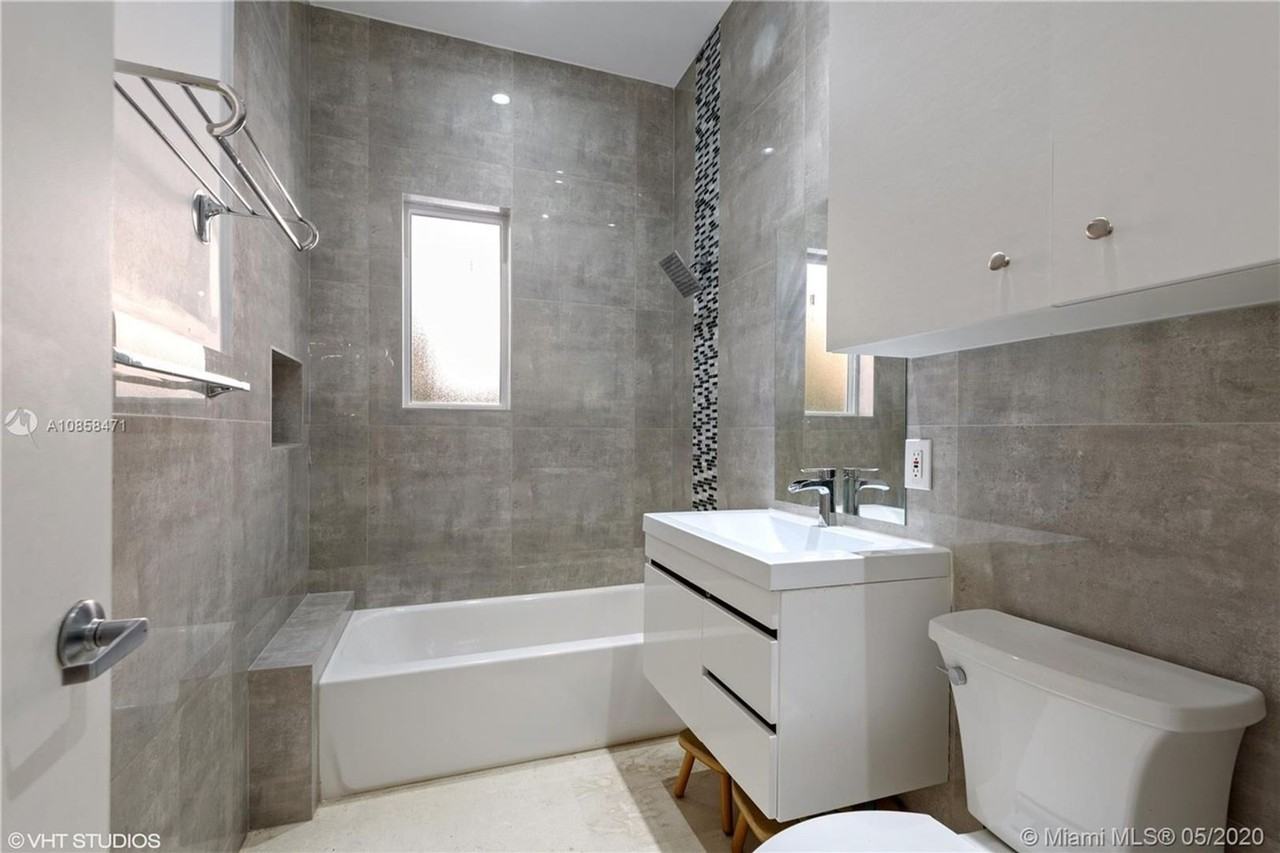 761 Lakeview Dr - Photo 3 of 5