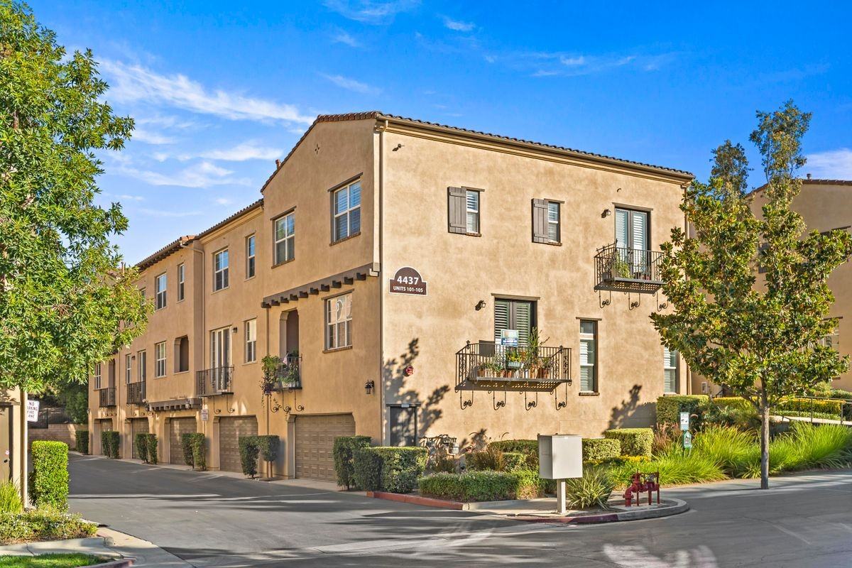 4437 Owens St - Photo 7 of 32