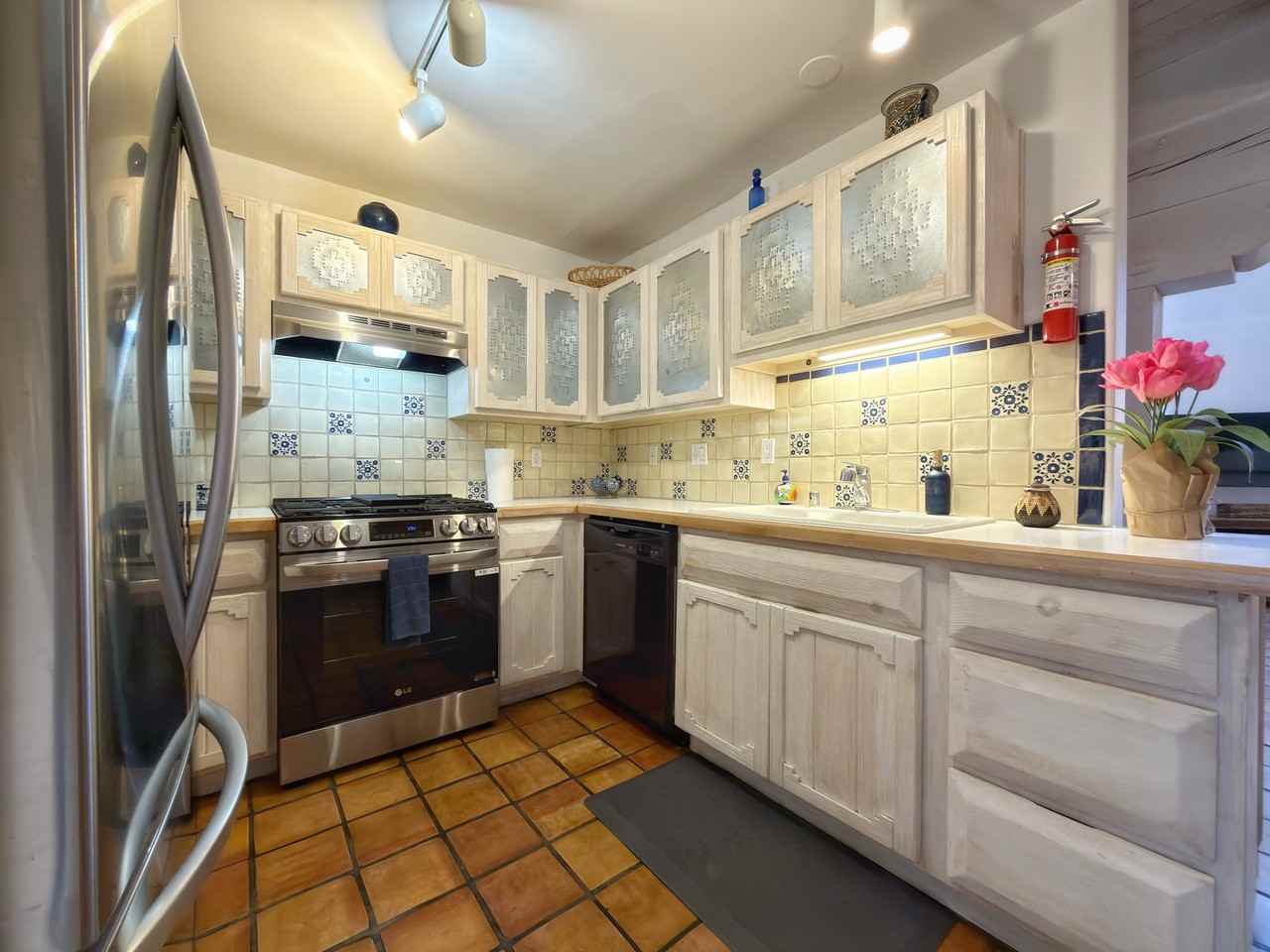 624 Galisteo St #11 - Photo 3 of 19