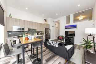 2317 N Clark St #410 - Photo 1 of 1