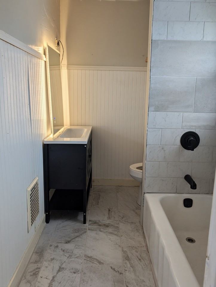 409 E Bloomfield St #NA - Photo 3 of 7