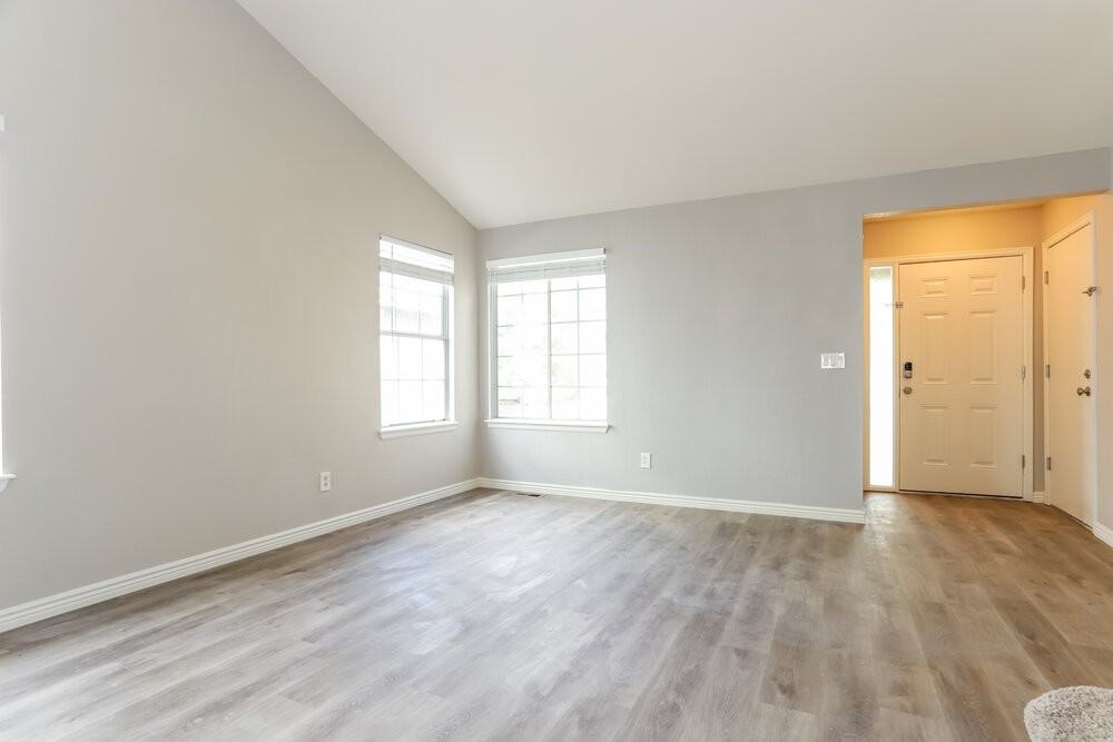 7693 Halleys Dr - Photo 6 of 19