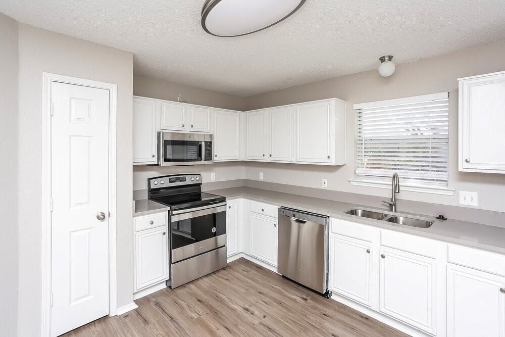 2213 Whispering Wind St - Photo 7 of 16