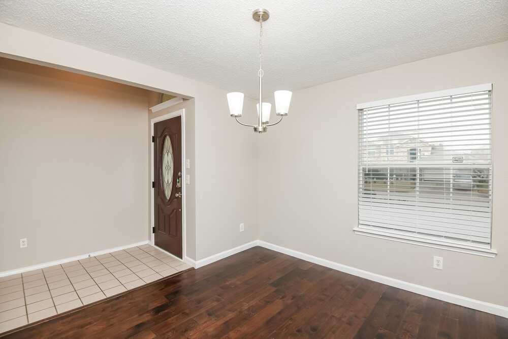 5133 Eastcreek Dr - Photo 6 of 16