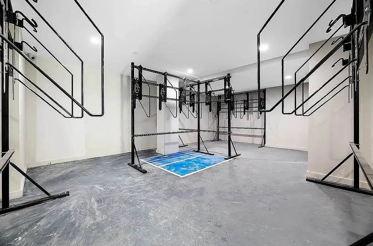 9109 Roosevelt Ave #409 - Photo 7 of 9