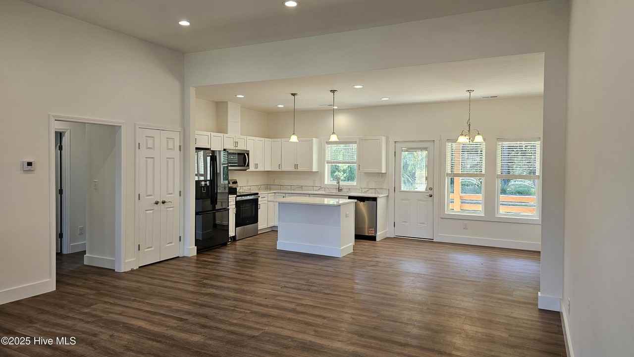 360 Cypress Circle - Photo 3 of 4