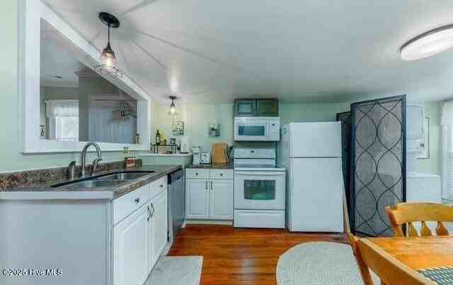 714 Pollock Street #B - Photo 4 of 8