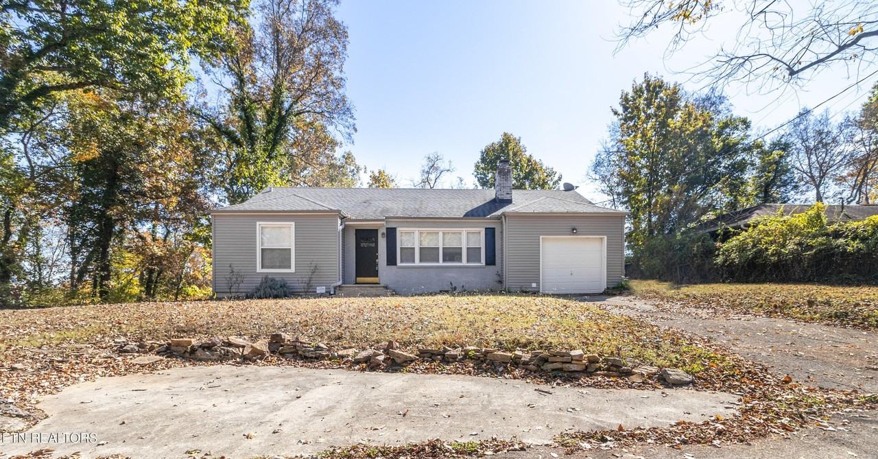 602 602 SE Lookout Court - Photo 3 of 35