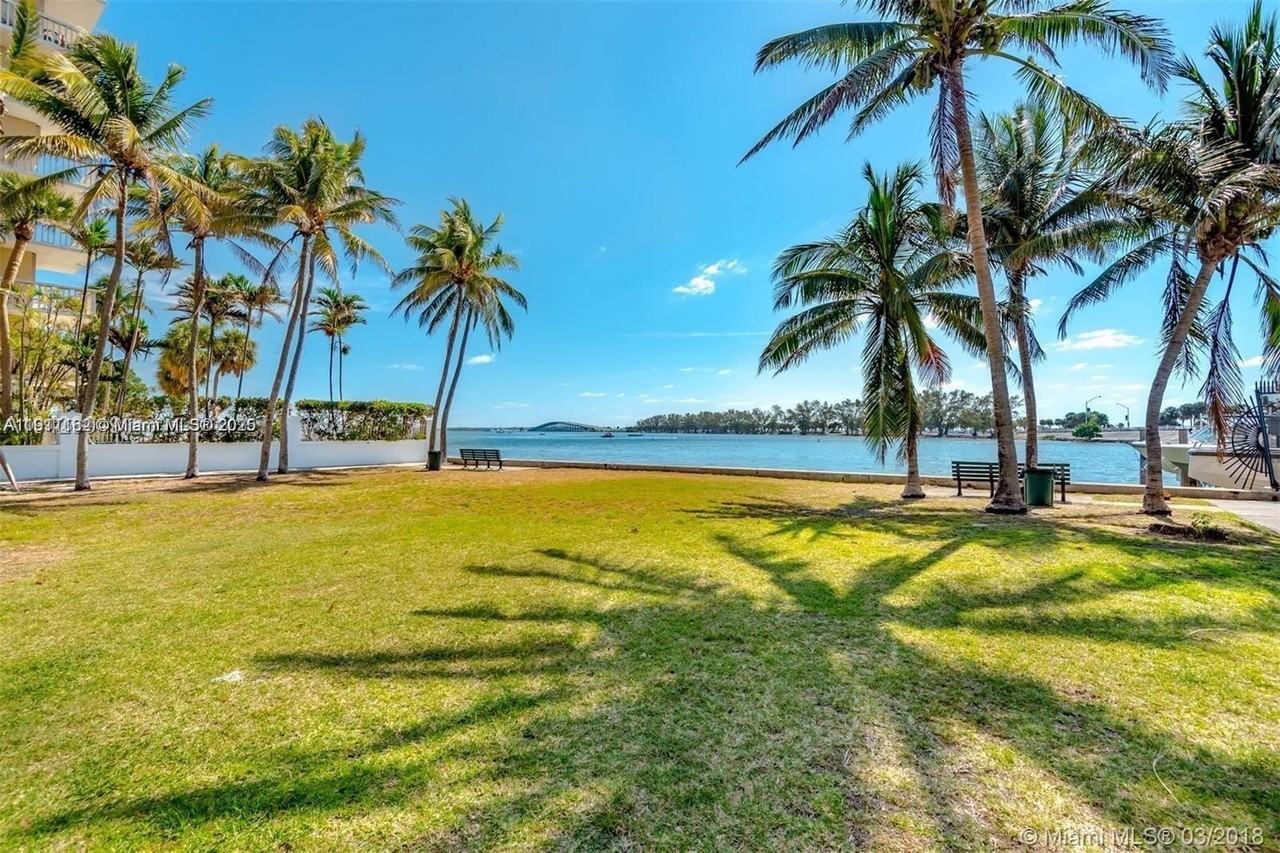 150 Se 25th Rd #4C - Photo 5 of 23